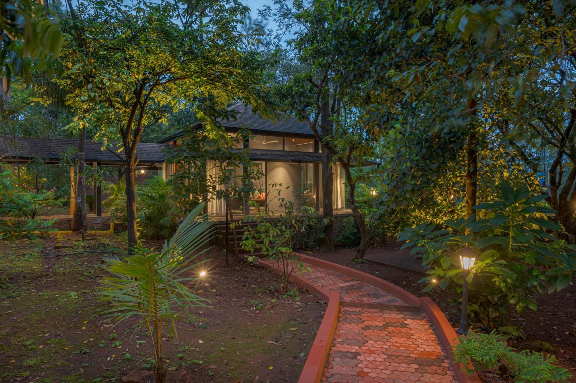 Saffronstays The Glasshouse, Panchgani - Beautiful Glass Villa For Couples Exterior photo
